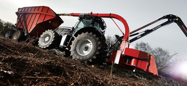 La productivité du TP 400 PTO K dépend du type de bois, de la taille de chip et de la puissance du tracteur. Elle peut atteindre 400 mètres cubes par heure.